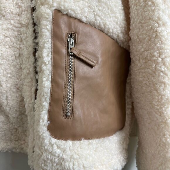 💼NWT Blank NYC Faux Shearling with Faux Leather Trim Bomber Jacket - Picture 10 of 13